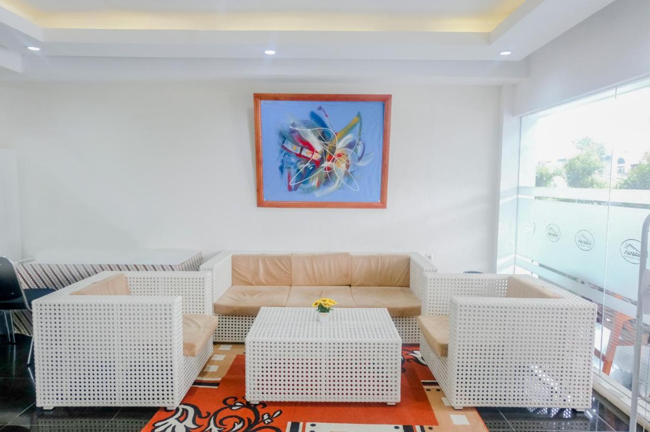 Oyo 696 Hasanah Guest House Syariah De Saphire Malang Exteriér fotografie