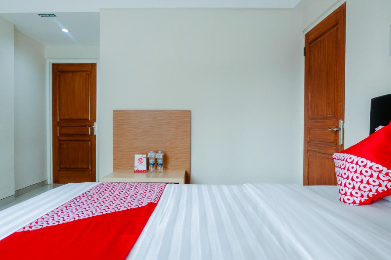 Oyo 696 Hasanah Guest House Syariah De Saphire Malang Exteriér fotografie