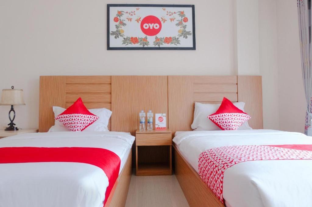 Oyo 696 Hasanah Guest House Syariah De Saphire Malang Exteriér fotografie