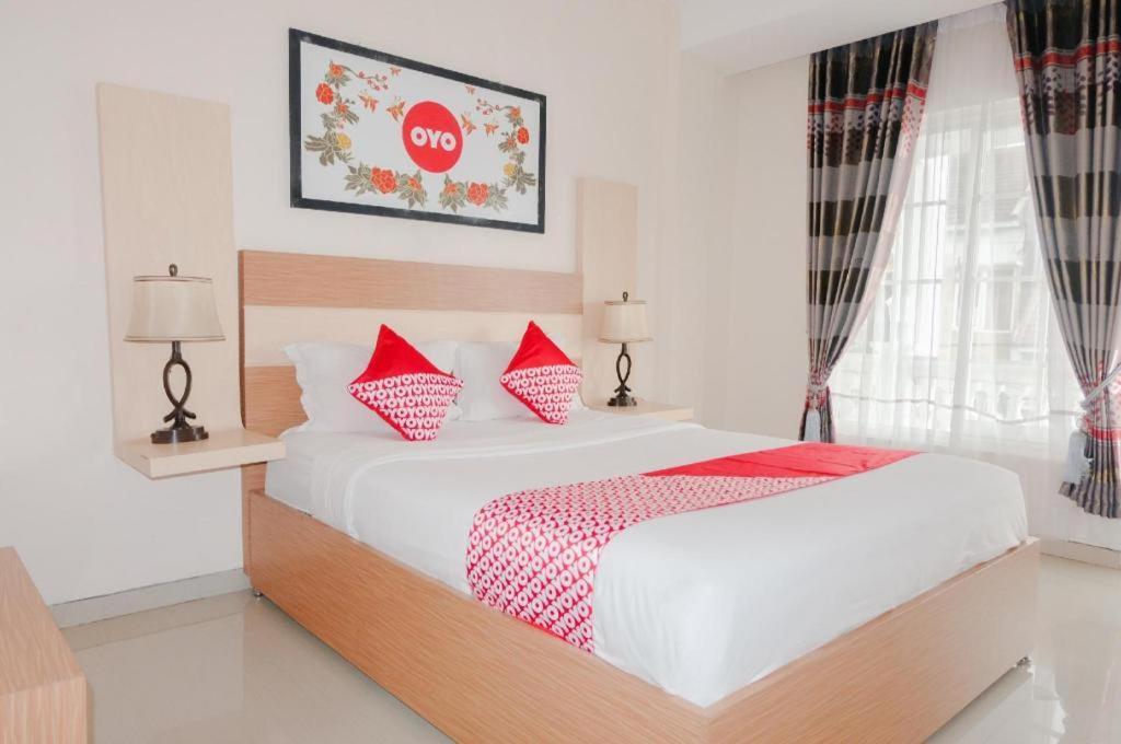 Oyo 696 Hasanah Guest House Syariah De Saphire Malang Exteriér fotografie