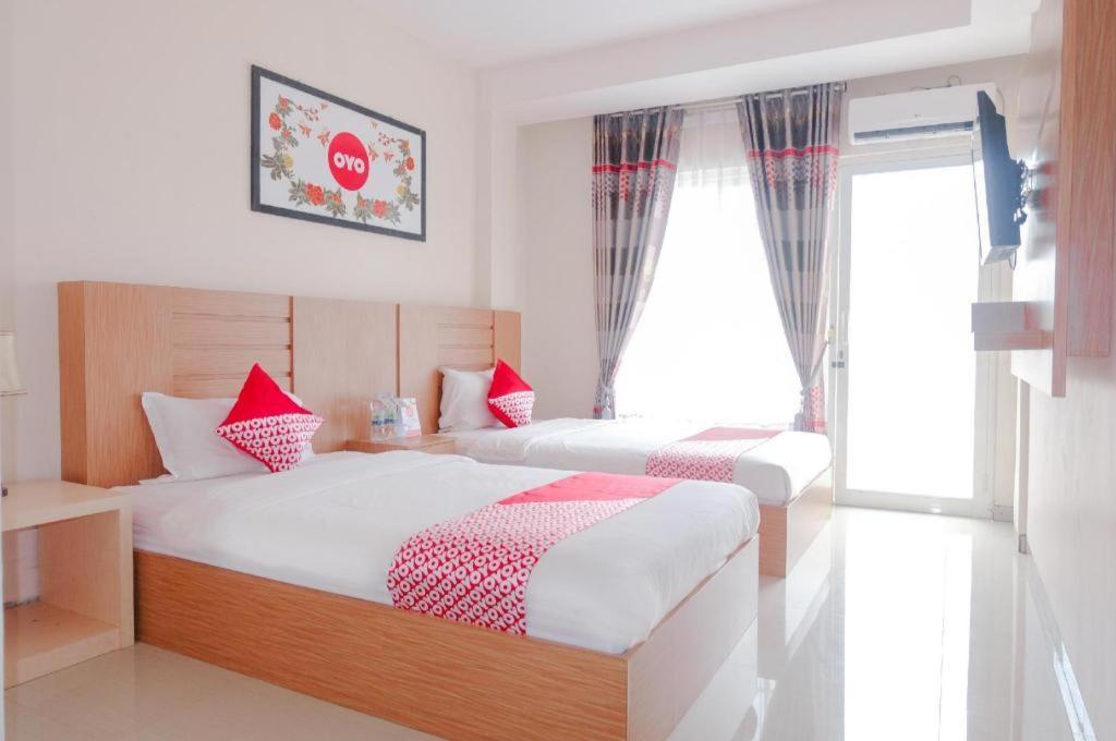 Oyo 696 Hasanah Guest House Syariah De Saphire Malang Exteriér fotografie